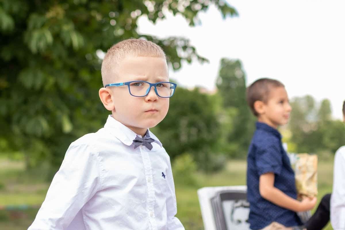 enfant lunettes