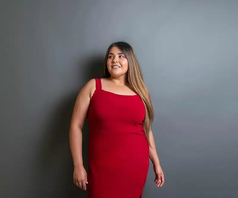 Astuces pour mettre en valeur votre silhouette avec une robe grande taille